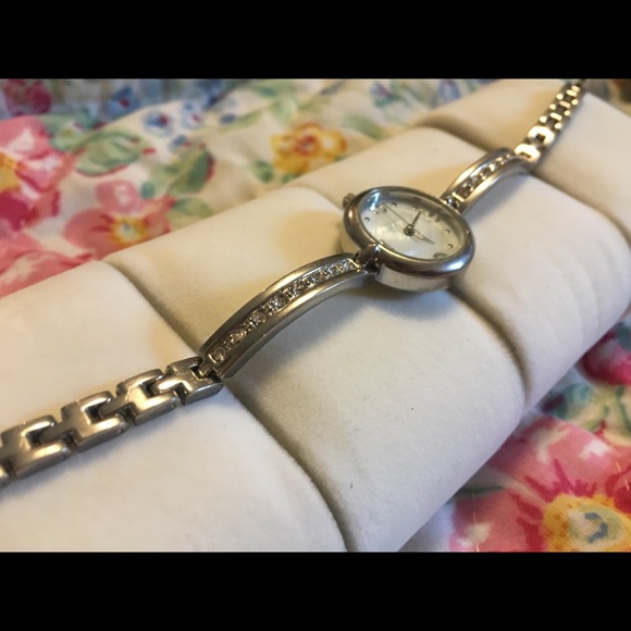 Ladies Watch - Picture 6 of 8